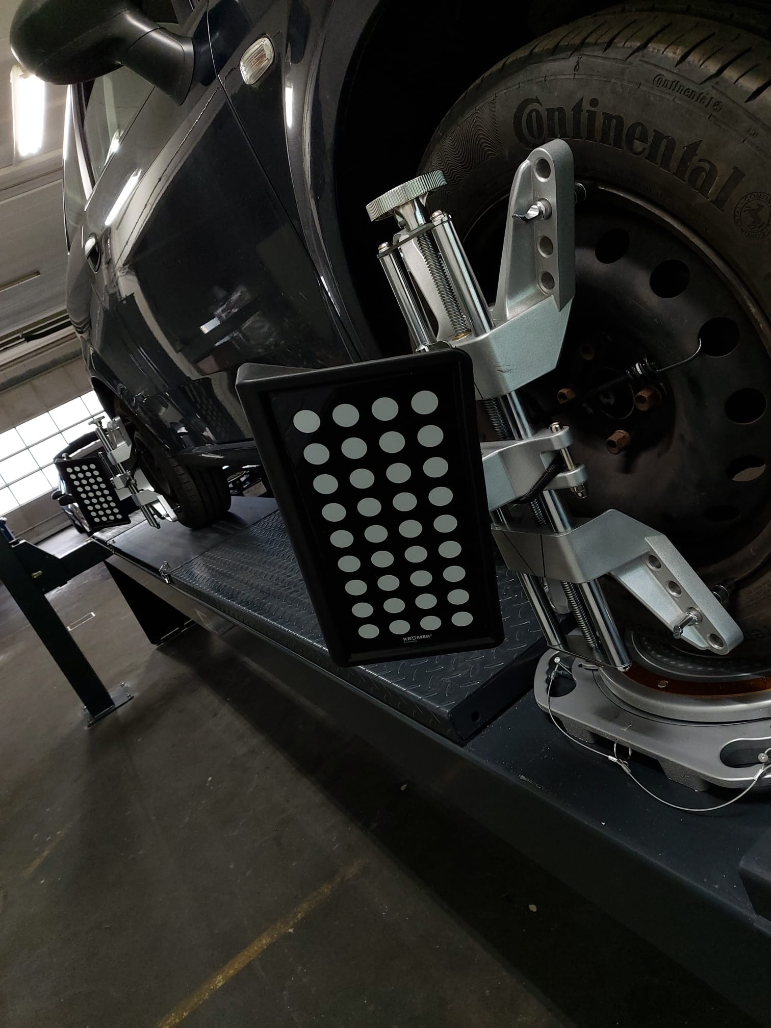 Werkstatt Szene – Fahrzeug in Bearbeitung